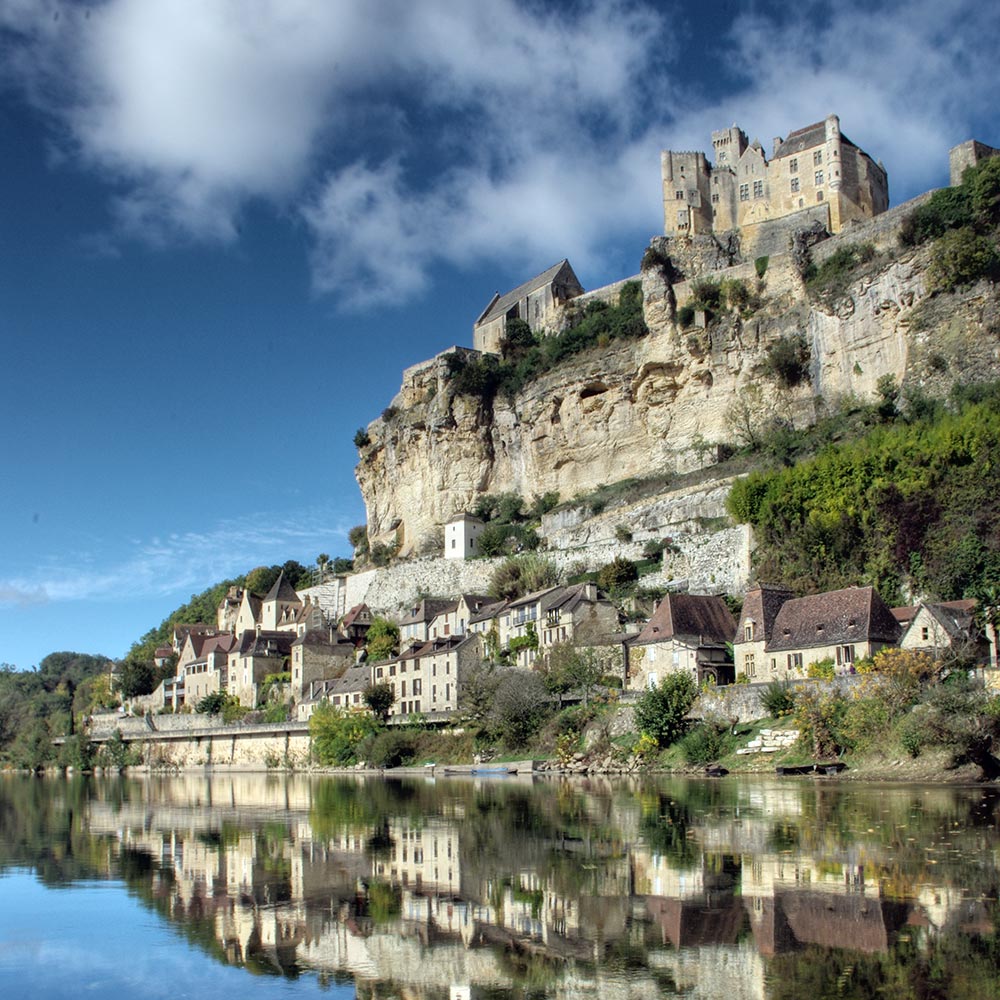 Anne Bécheau, Anne Becheau, visites guidées, visites privées, excursions, guide conférencière, Recherches historiques, Dordogne, Périgord, Perigord, périgord, visites guidées sarlat dordogne périgord, Anne Bécheau, Anne Becheau, visites guidées, visites privées, excursions, guide conférencière, Recherches historiques en Dordogne Périgord dordogne périgord, grottes ornées, habitats troglodytiques, mottes castrales, forteresses féodales, châteaux renaissance, manoirs, four banal, moulins, chartreuse